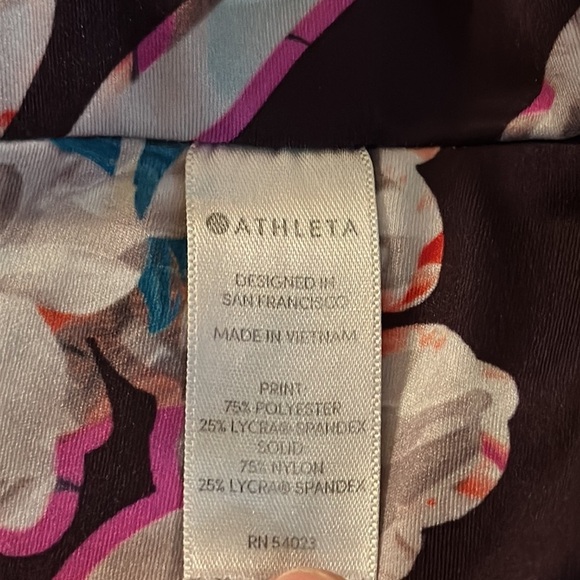 Athleta Salutation Stash Pocket Magnolia Plum#384003 Size Medium - Picture 10 of 11